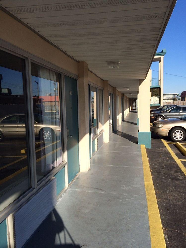 All Day Inn Sandston Exterior photo